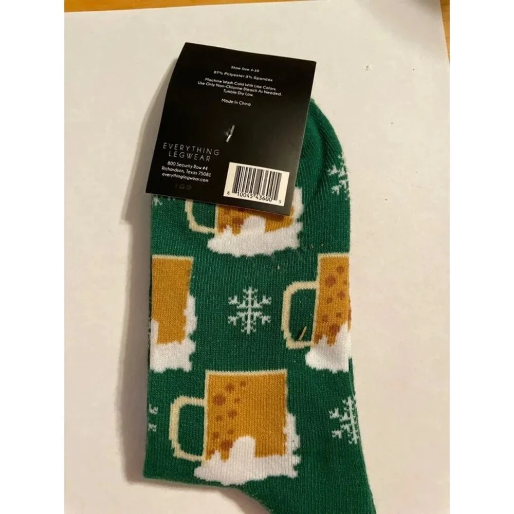 Spreading Christmas Beer Adult socks